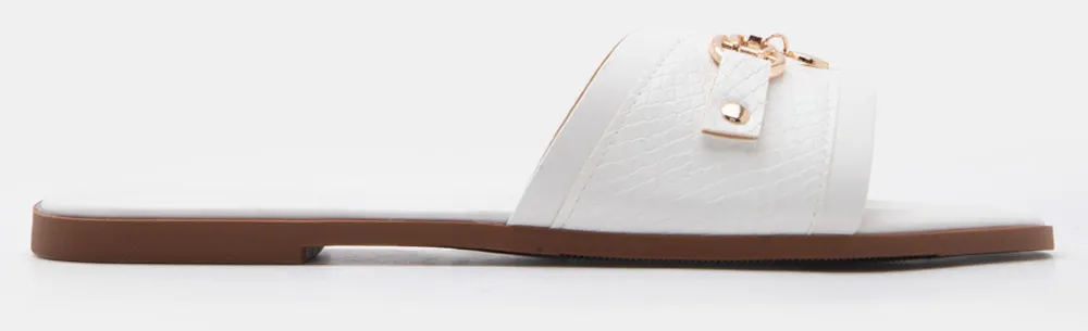 Flat Σανδάλια με Διακοσμητική Αγκράφα - Λευκό