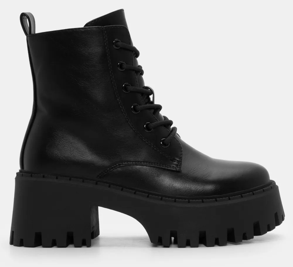 Αρβυλάκια με Τρακτερωτή Σόλα - Μαύρο