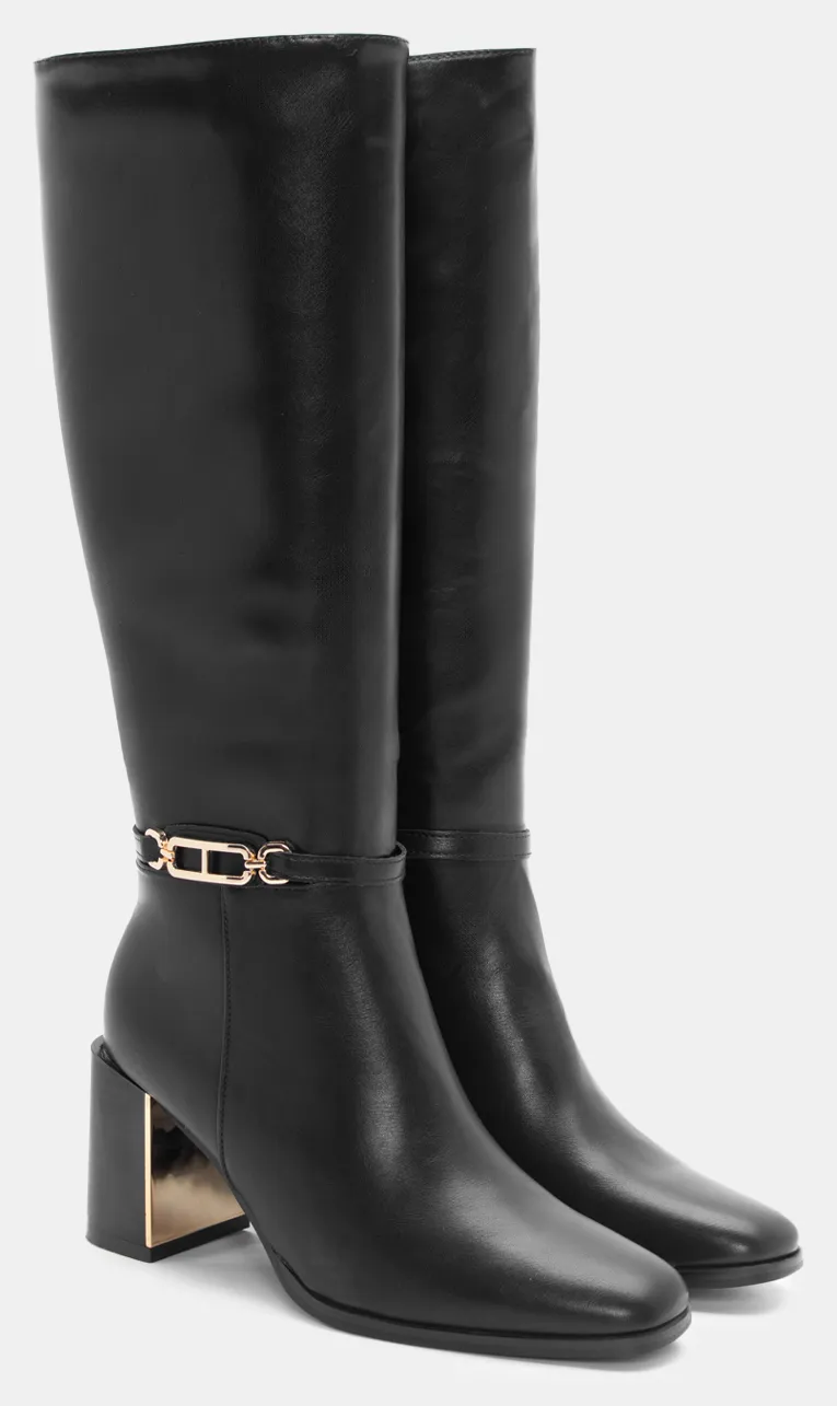 Μπότες με Διακοσμητικό Λουράκι - Μαύρο