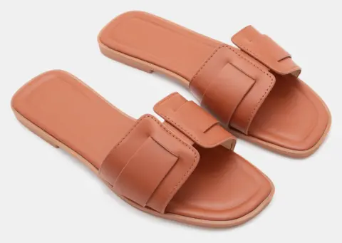 Σανδάλια Flat με Φάσα - Καφέ Σκούρο