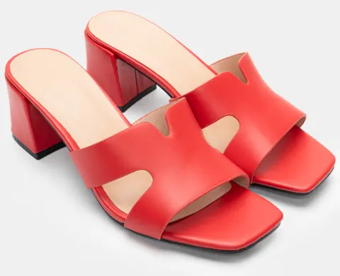 Mules με Φαρδιά Φάσα & Ανοίγματα - Κόκκινο