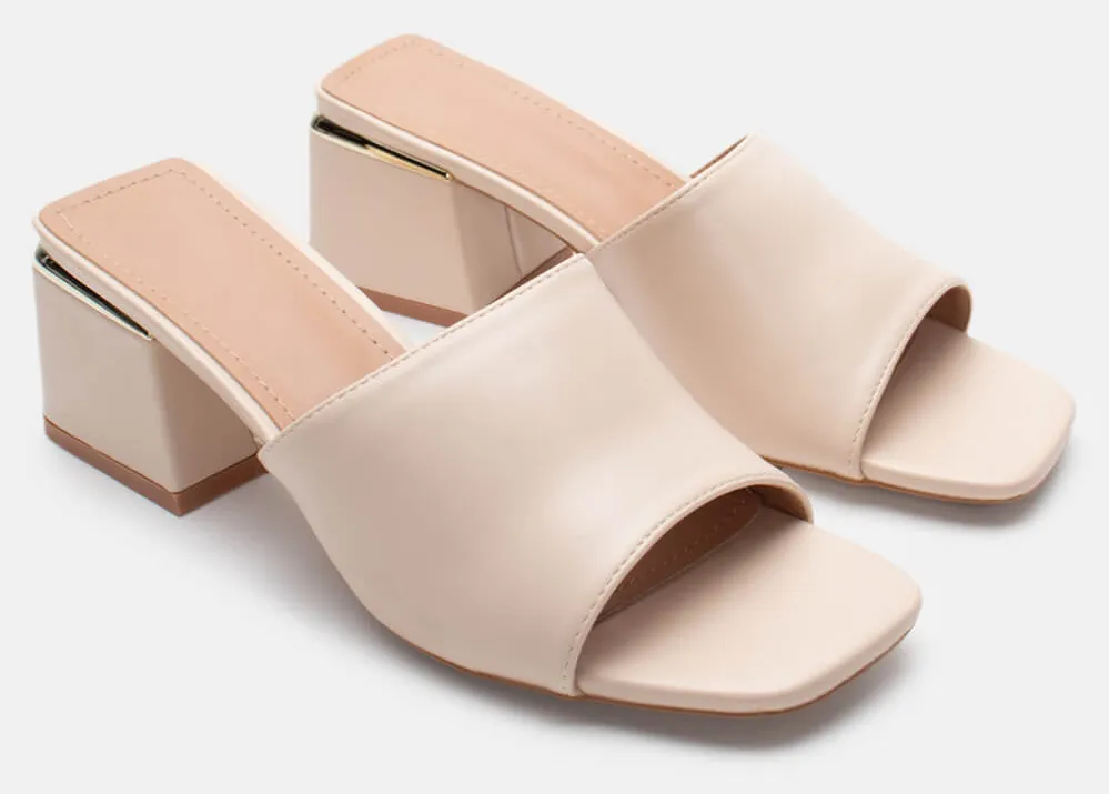 Mules με Μεταλλική λεπτομέρεια Στο Τακούνι - Μπεζ