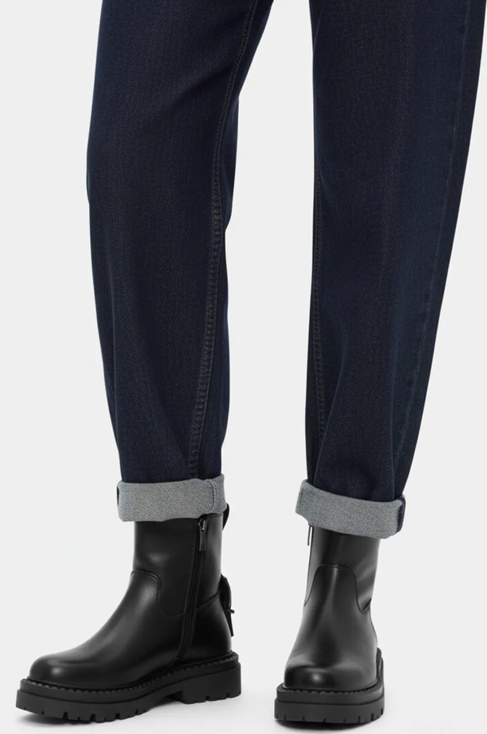 Μποτάκια με Διακοσμητικό Λουράκι - Μαύρο