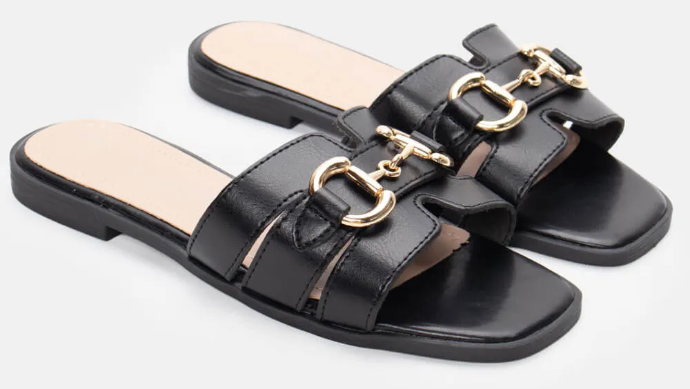 Flat Σανδάλια με Ανοίγματα στο Πλάι & Διακοσμητική Αγκράφα - Μαύρο