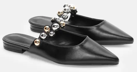 Mules Μυτερά με Διακοσμητικά Τρούκς - Μαύρο