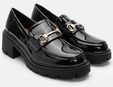 Μοκασίνια με Διακοσμητική Αγκράφα & Τρακτερωτή Σόλα - Μαύρο-Λουστρίνι