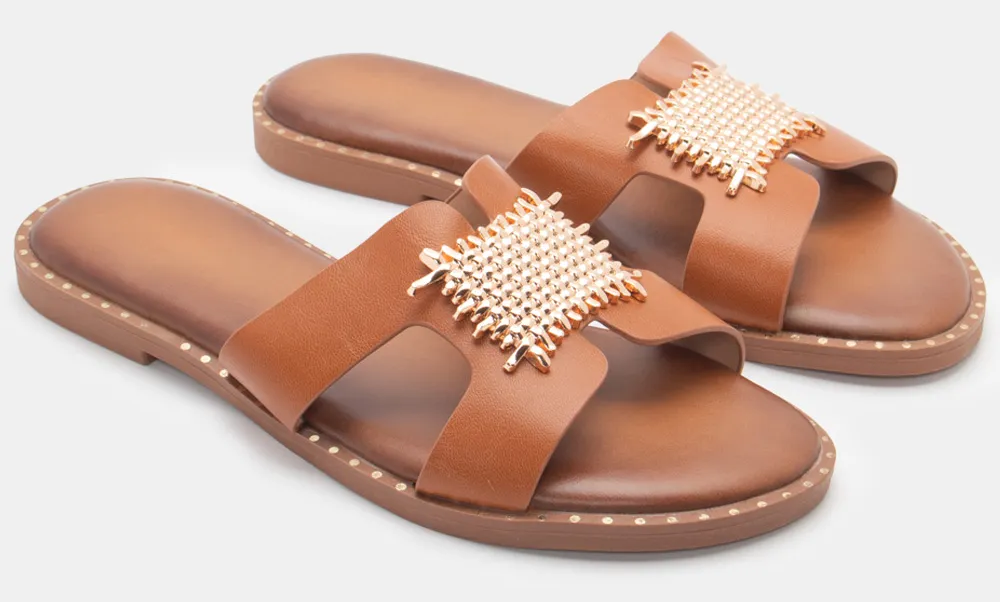 Flat Σανδάλια με Διακοσμητική Τόκα - Κάμελ