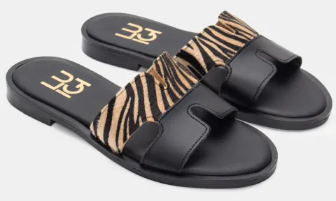 LUIGI DESIGN - Flat Σανδάλια με Λεπτομέρεια Print - Zebra-Μπέζ