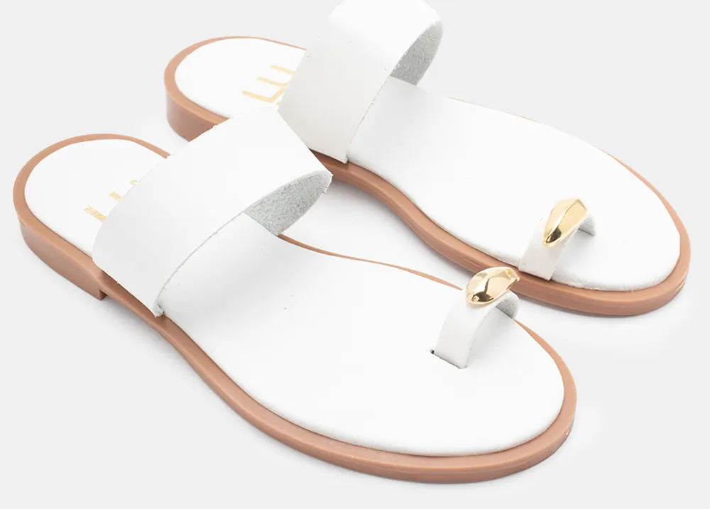 LUIGI DESIGN - Σανδάλια Flat με Διακοσμητικό - Λευκό