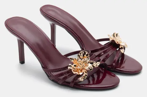 Mules με Μεταλλικό Διακοσμητικό - Μπορντό-Λουστρίνι