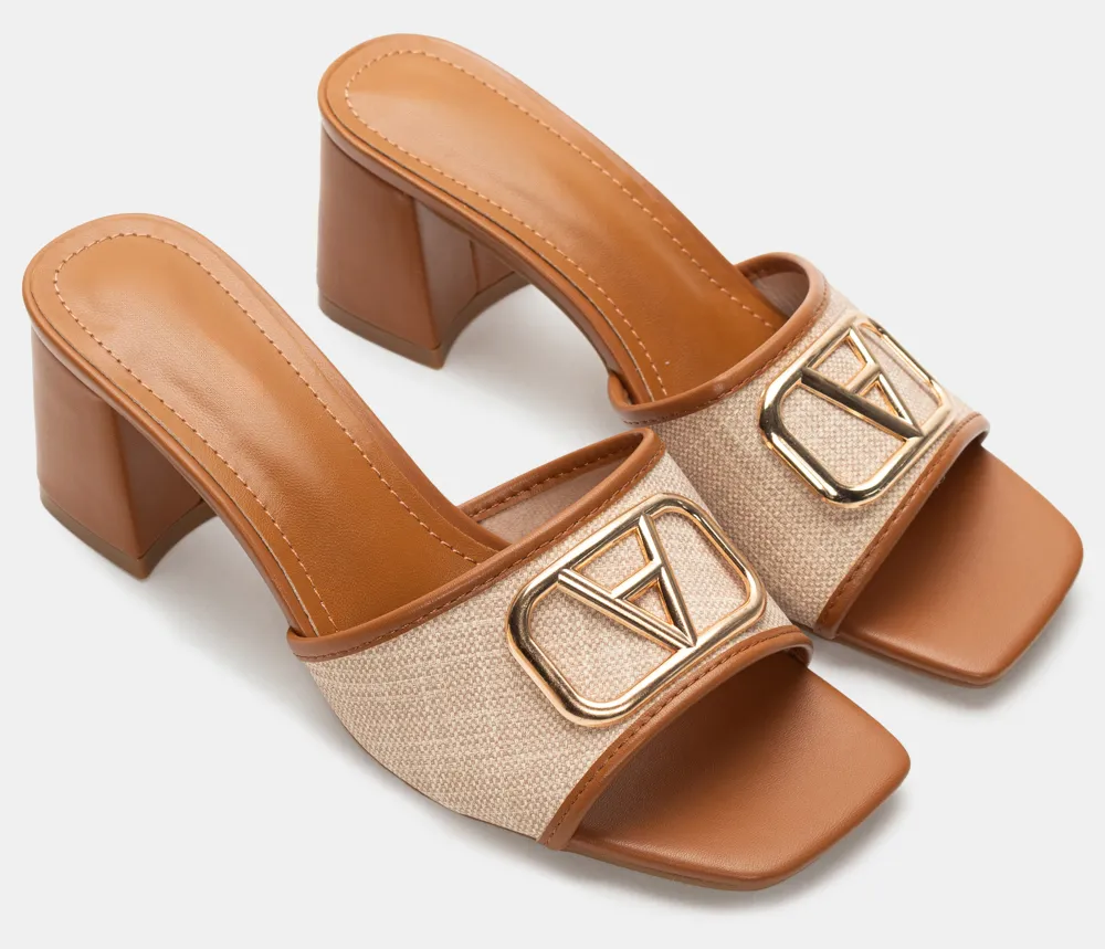 Mules με Διακοσμητική Αγκράφα - Κάμελ