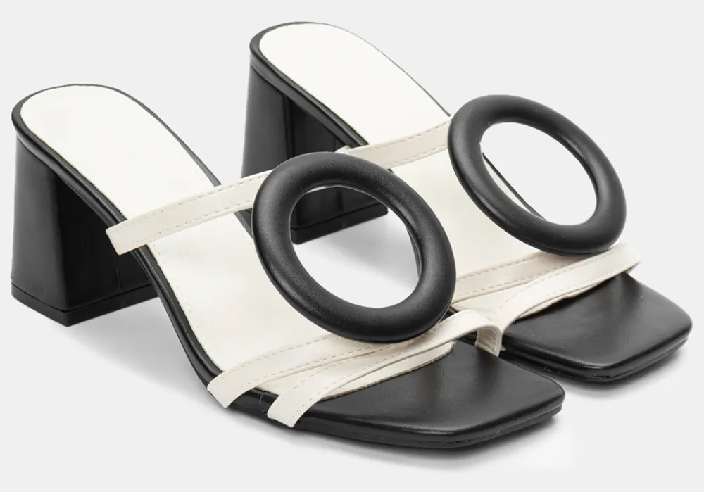 Mules με Λουράκια & Κρίκο - Μαύρο