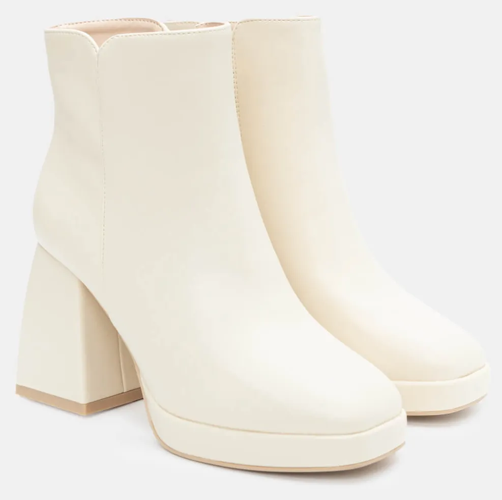 Μποτάκια με Τακούνι & Φιάπα - Μπεζ