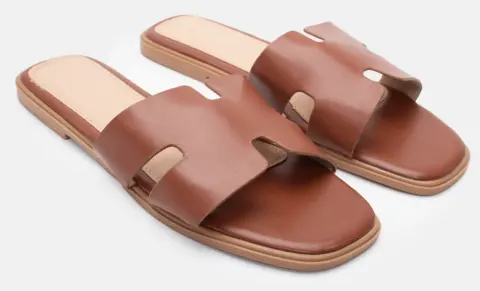 Flat Σανδάλια με Ανοίγματα στο Πλάι - Κάμελ