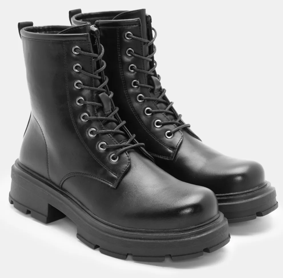 Αρβυλάκια με Τρακτερωτή Σόλα - Μαύρο