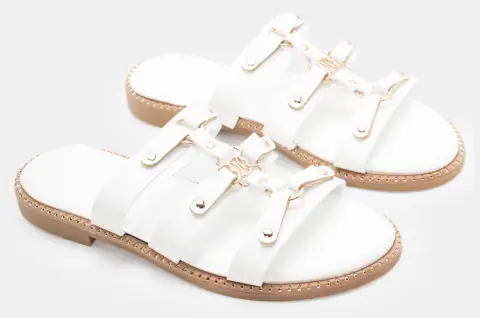 Flat Σανδάλια με Μεταλλικά Διακοσμητικά - Λευκό