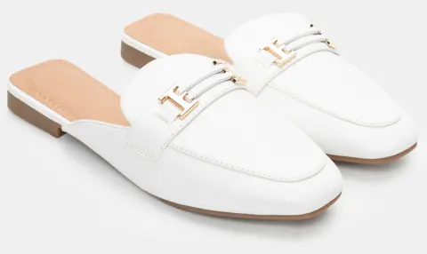 Mules Loafers με Διακοσμητική Αγκράφα - Λευκό