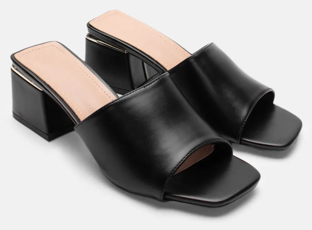 Mules με Μεταλλική λεπτομέρεια Στο Τακούνι - Μαύρο