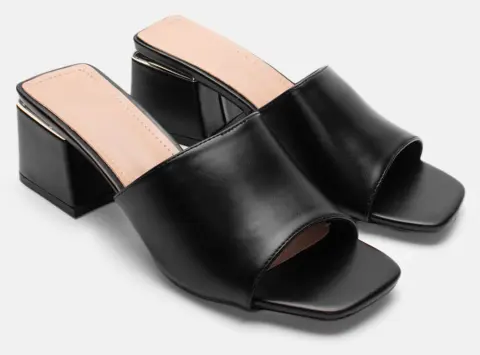 Mules με Μεταλλική λεπτομέρεια Στο Τακούνι - Μαύρο