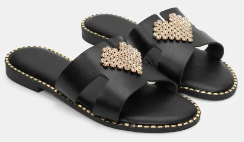 Flat Σανδάλια με Διακοσμητική Καρδία Από Strass - Μαύρο