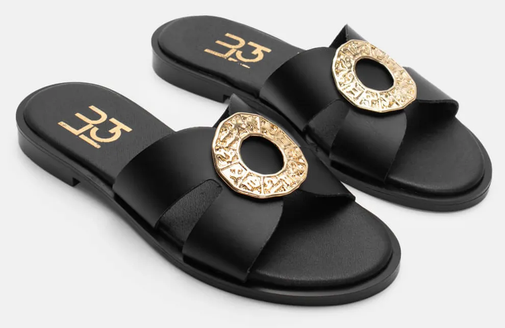 LUIGI DESIGN - Σανδάλια Flat με Διακοσμητική Αγκράφα - Μαύρο