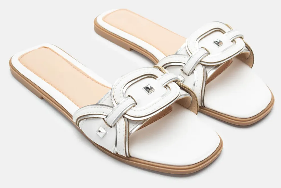 Flat Σανδάλια με Διακοσμητικά Τρουκς - Λευκό
