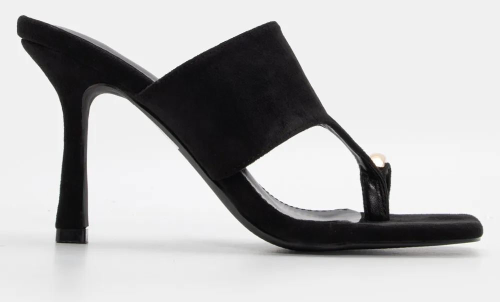 Mules Suede με Λεπτό Τακούνι και Χρυσό Toe Ring - Μαύρο