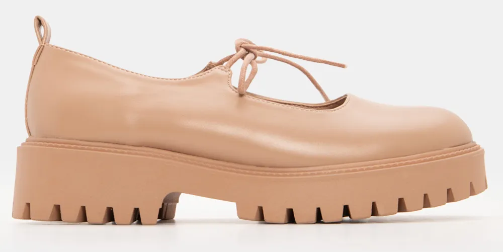 Μοκασίνια με Τρακτερωτή Σόλα & Κορδόνια - Μπεζ